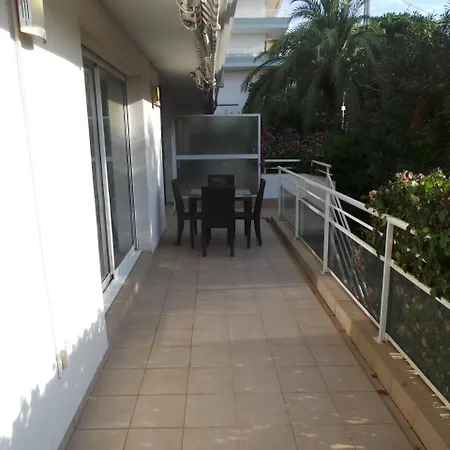 Spacious 3 Bedroom Flat Near City Centre And Beaches * Antibes