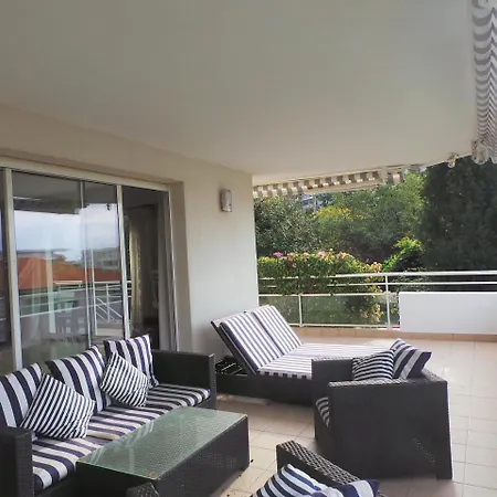 Spacious 3 Bedroom Flat Near City Centre And Beaches Apartment