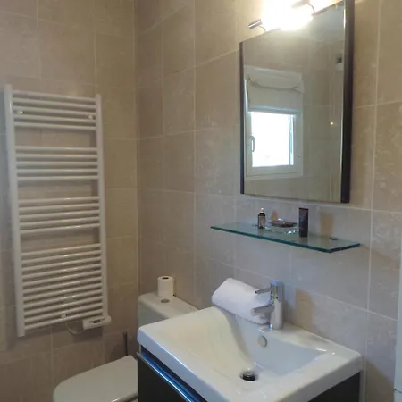Spacious 3 Bedroom Flat Near City Centre And Beaches * Antibes