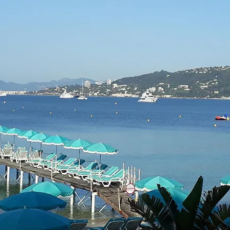 Spacious 3 Bedroom Flat Near City Centre And Beaches Antibes