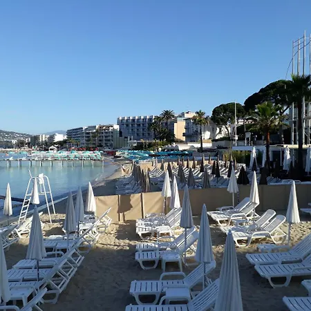 Spacious 3 Bedroom Flat Near City Centre And Beaches Apartment Antibes