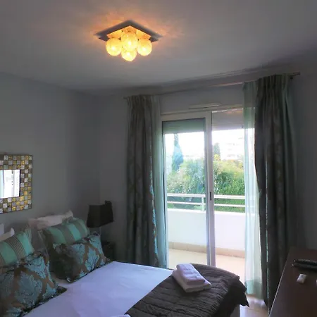 Spacious 3 Bedroom Flat Near City Centre And Beaches Apartment *